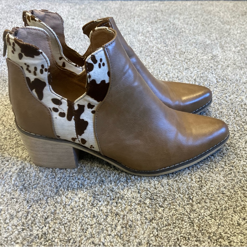 Natural Reflections West Ankle Boots Cow Print Women’s Size 7 Tan Brown